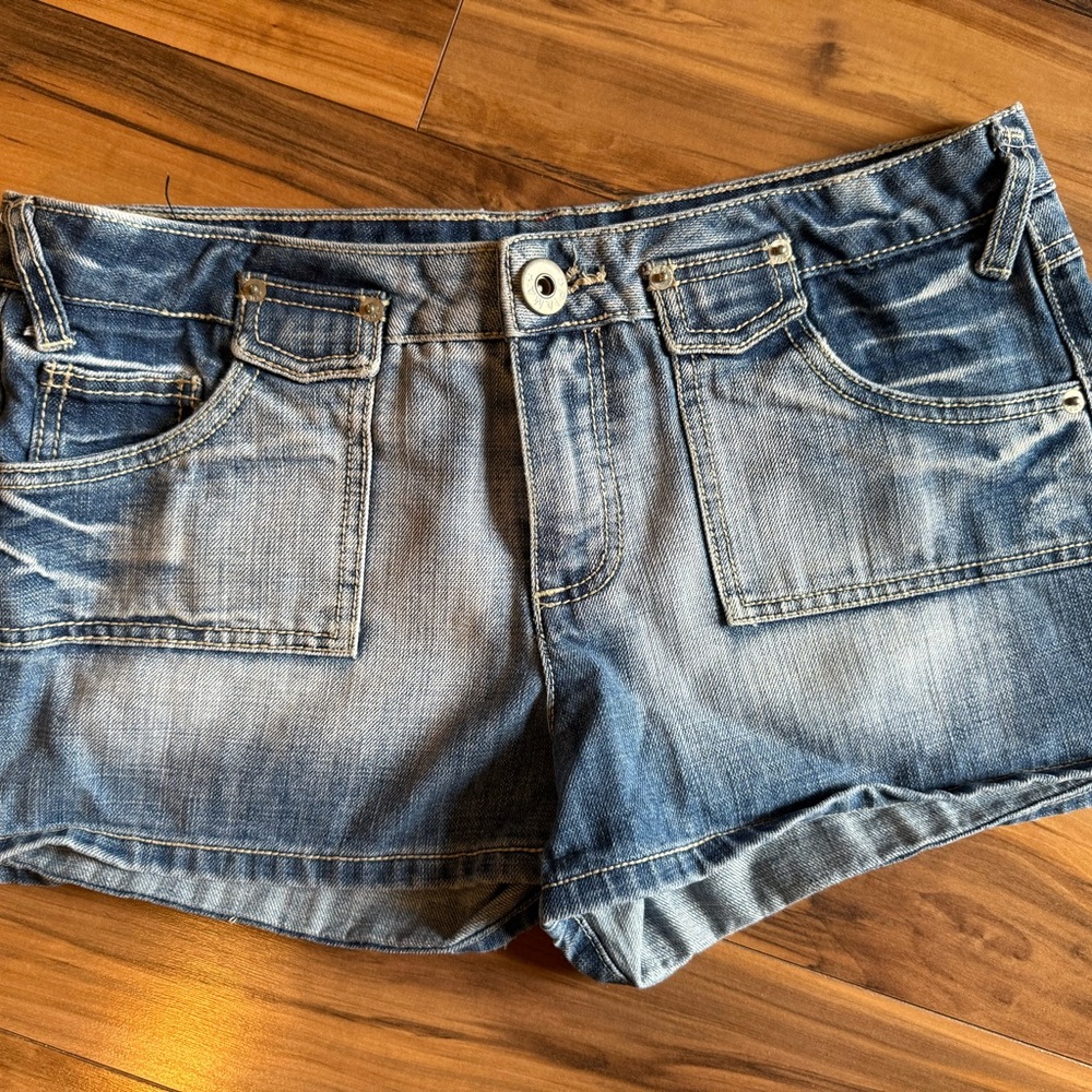 ✨ 🦋 PIAMA Mid Rise Denim Shorts – Size 13 – Vintage Wash & Back Pocket Detail